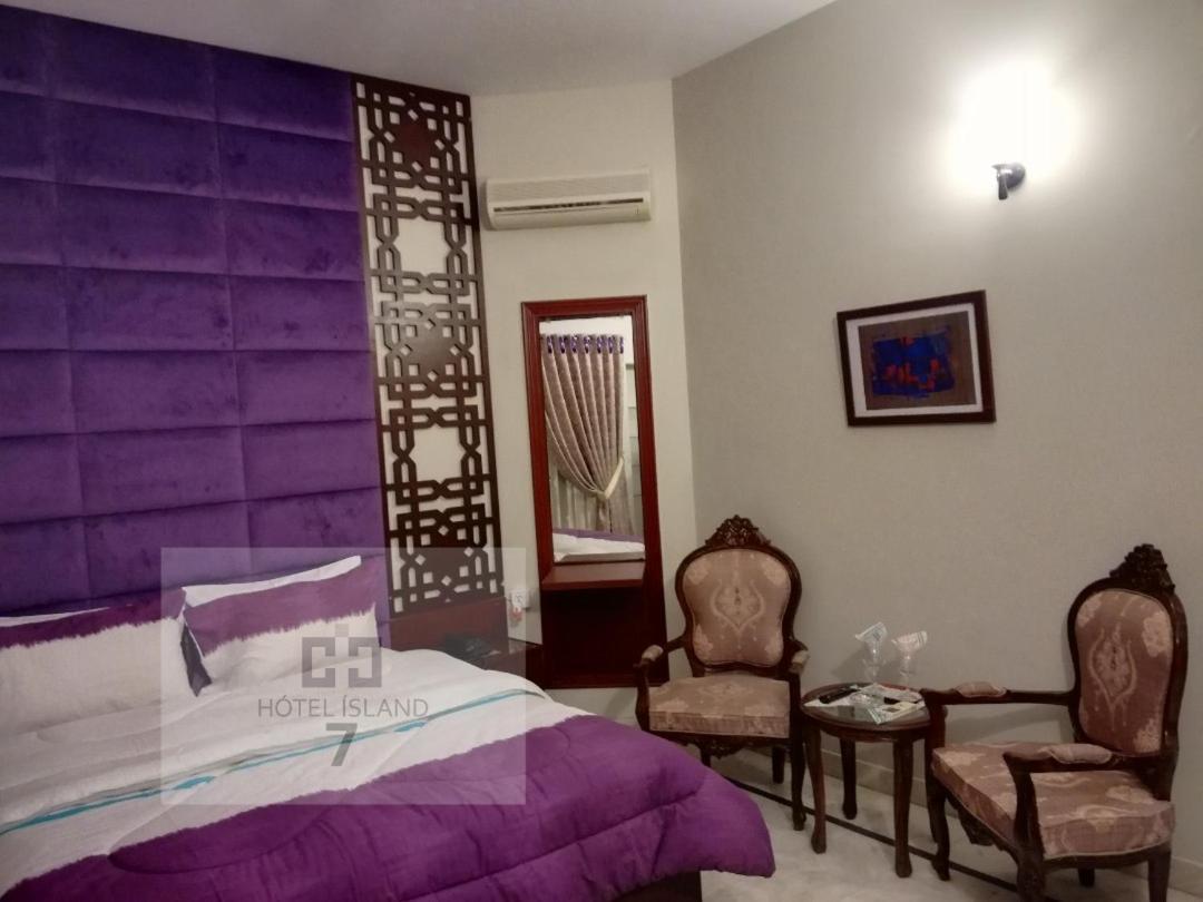 Hotel 7Island Karachi Exteriör bild