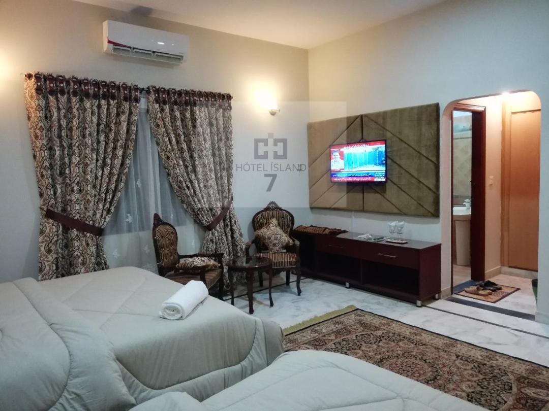Hotel 7Island Karachi Exteriör bild