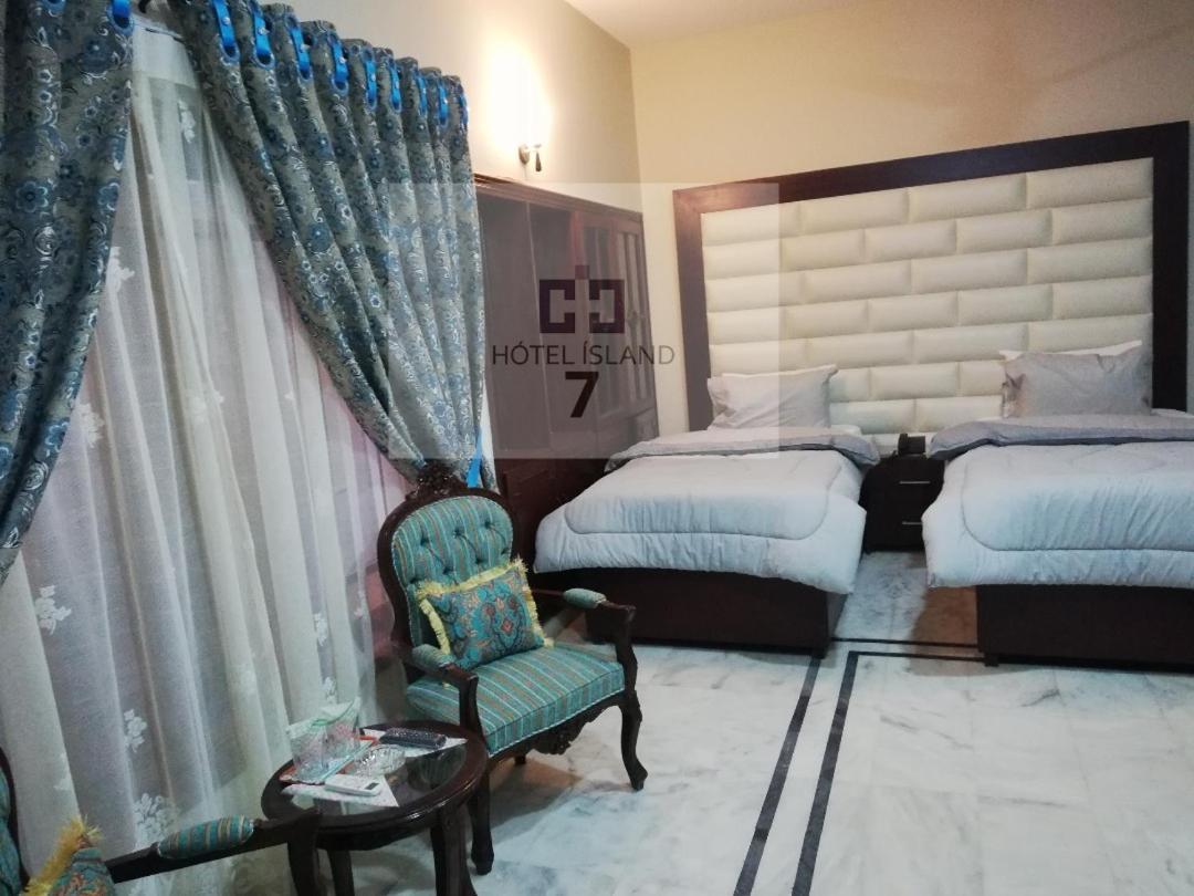 Hotel 7Island Karachi Exteriör bild