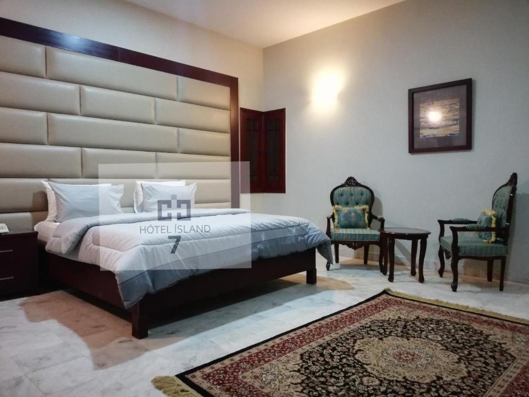 Hotel 7Island Karachi Exteriör bild