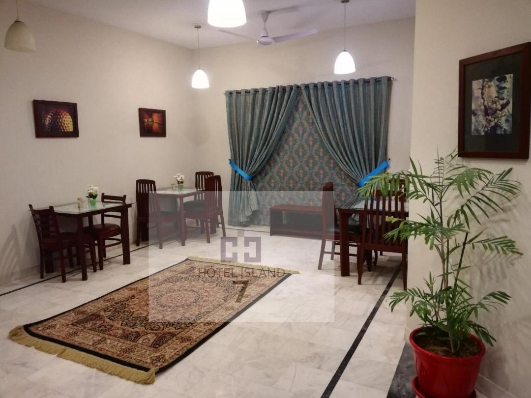Hotel 7Island Karachi Exteriör bild