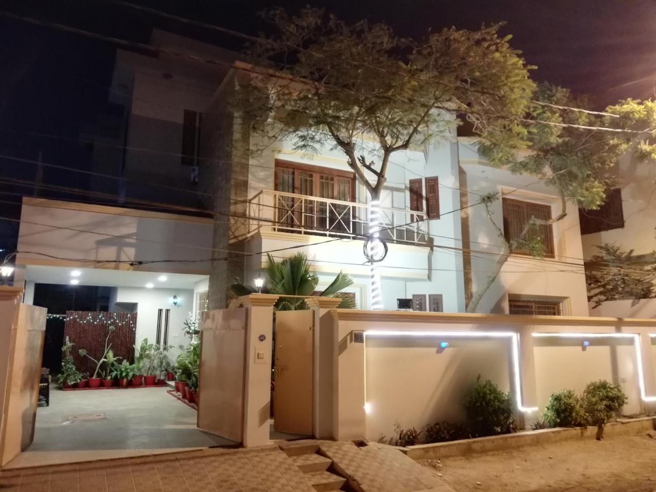 Hotel 7Island Karachi Exteriör bild